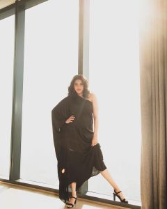 kajal-aggarwal-latest-photoshoot-in-black-004