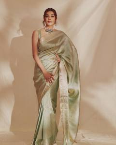 kajal-aggarwal-new-photos-in-pista-green-saree-001
