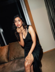 kalyani-priyadarshan-glamour-photoshoot-in-black-gown-style-dress-002
