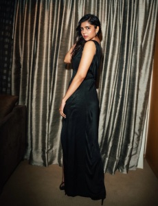 kalyani-priyadarshan-glamour-photoshoot-in-black-gown-style-dress-006
