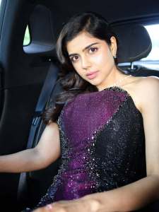 kalyani-priyadarshan-in-fish-cut-bodycon-gown-in-double-colour-shade-photos-002