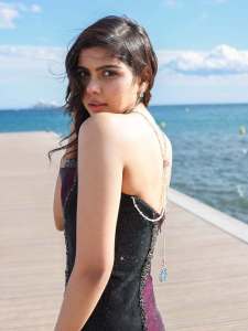kalyani-priyadarshan-in-fish-cut-bodycon-gown-in-double-colour-shade-photos-004