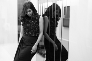 kalyani-priyadarshan-in-full-black-dress-ideas-010