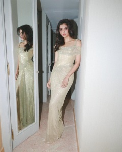 kalyani-priyadarshan-in-golden-stylish-gown-images-003