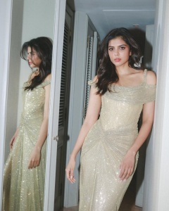 kalyani-priyadarshan-in-golden-stylish-gown-images-006