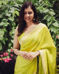 kalyani-priyadarshan-in-green-saree-photos-001