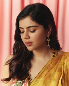 kalyani-priyadarshan-in-mango-yellow-saree-with-style-ideas-photos-006