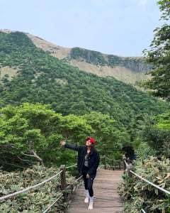 kalyani-priyadarshan-in-mountain-hiking-photos-005