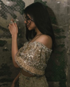 kalyani-priyadarshan-in-off-shoulder-gown-dress-golden-colour-photos-008