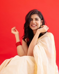 kalyani-priyadarshan-in-onam-dress-photos-latest