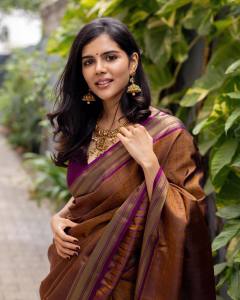 kalyani-priyadarshan-in-pattu-saree-photos
