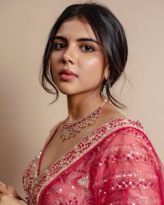 kalyani-priyadarshan-in-pink-lehenga-001