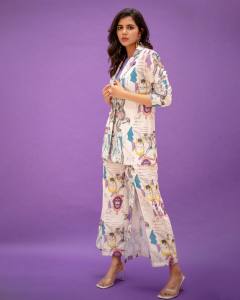 kalyani-priyadarshan-in-printed-dress-001