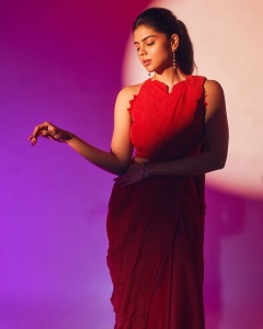 kalyani-priyadarshan-in-red-saree-photos-002