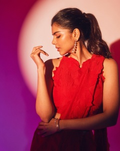 kalyani-priyadarshan-in-red-saree-photos