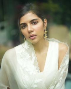 kalyani-priyadarshan-in-sleevless-white-lehanga-look-photos-002
