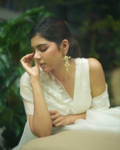 kalyani-priyadarshan-in-sleevless-white-lehanga-look-photos