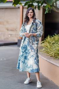 kalyani-priyadarshan-in-thallumaala-style-dress2022-002