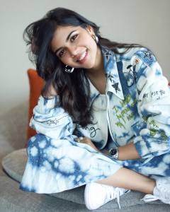 kalyani-priyadarshan-in-thallumaala-style-dress2022-006