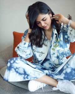 kalyani-priyadarshan-in-thallumaala-style-dress2022-007