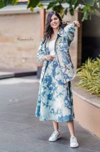 kalyani-priyadarshan-in-thallumaala-style-dress2022