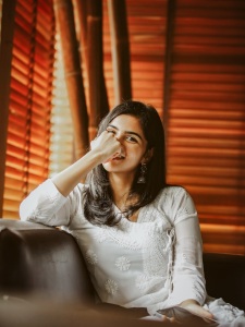 kalyani-priyadarshan-in-white-outfit-photos-001