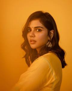 kalyani-priyadarshan-in-yellow-colour-ethnic-kurta-set-photos-001