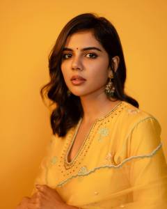 kalyani-priyadarshan-in-yellow-colour-ethnic-kurta-set-photos-004