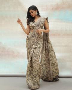 kalyani-priyadarshan-latest-photos-in-kalyan-ad-001
