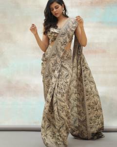 kalyani-priyadarshan-latest-photos-in-kalyan-ad-002