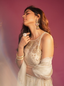 kalyani-priyadarshan-latest-photoshoot-update-photos-017
