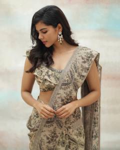 kalyani-priyadarshan-latest-pics-in-saree-001