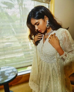 kalyani-priyadarshan-new-photos-0917-003