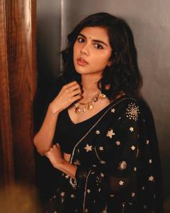 kalyani-priyadarshan-new-photos-in-black-dhavani-002