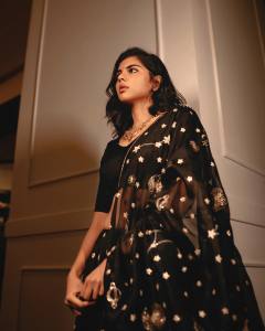 kalyani-priyadarshan-new-photos-in-black-dhavani-004