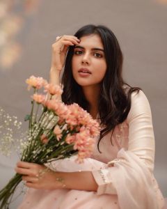 kalyani-priyadarshan-new-photos-in-churidar-with-flowers