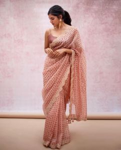 kalyani-priyadarshan-new-photos-in-dot-printed-saree-004