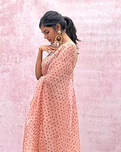 kalyani-priyadarshan-new-photos-in-dot-printed-saree-006