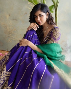 kalyani-priyadarshan-new-photos-in-peacock-blue-and-green-combination-lehenga-001