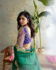 kalyani-priyadarshan-new-photos-in-peacock-blue-and-green-combination-lehenga-002