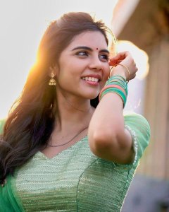 kalyani-priyadarshan-new-photos-light-green-dress-002