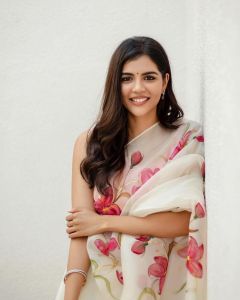 kalyani-priyadarshan-new-photoshoot-in-white-saree-003