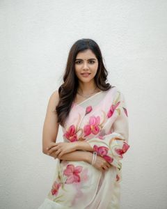 kalyani-priyadarshan-new-photoshoot-in-white-saree-006
