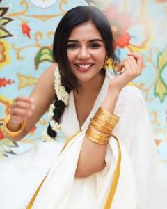 kalyani-priyadarshan-onam-2022-photos-in-kerala-saree
