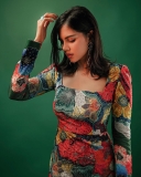 kalyani-priyadarshan-in-multi-colour-printed-dress-photos-001