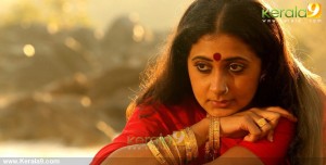 7517kanika_latest_stills_559-005
