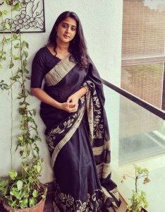 actress-kaniha-saree-photos-hd-004