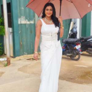 actress-kaniha-style-photos-002