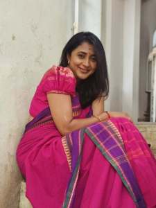 actress-kaniha-style-photos-004