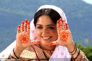 5237kavya_madhavan_pics_01-003